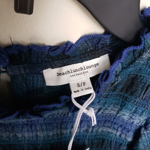 Beach lunch lounge Lori check flutter sleeve top. Women's Small. - Picture 5 of 8